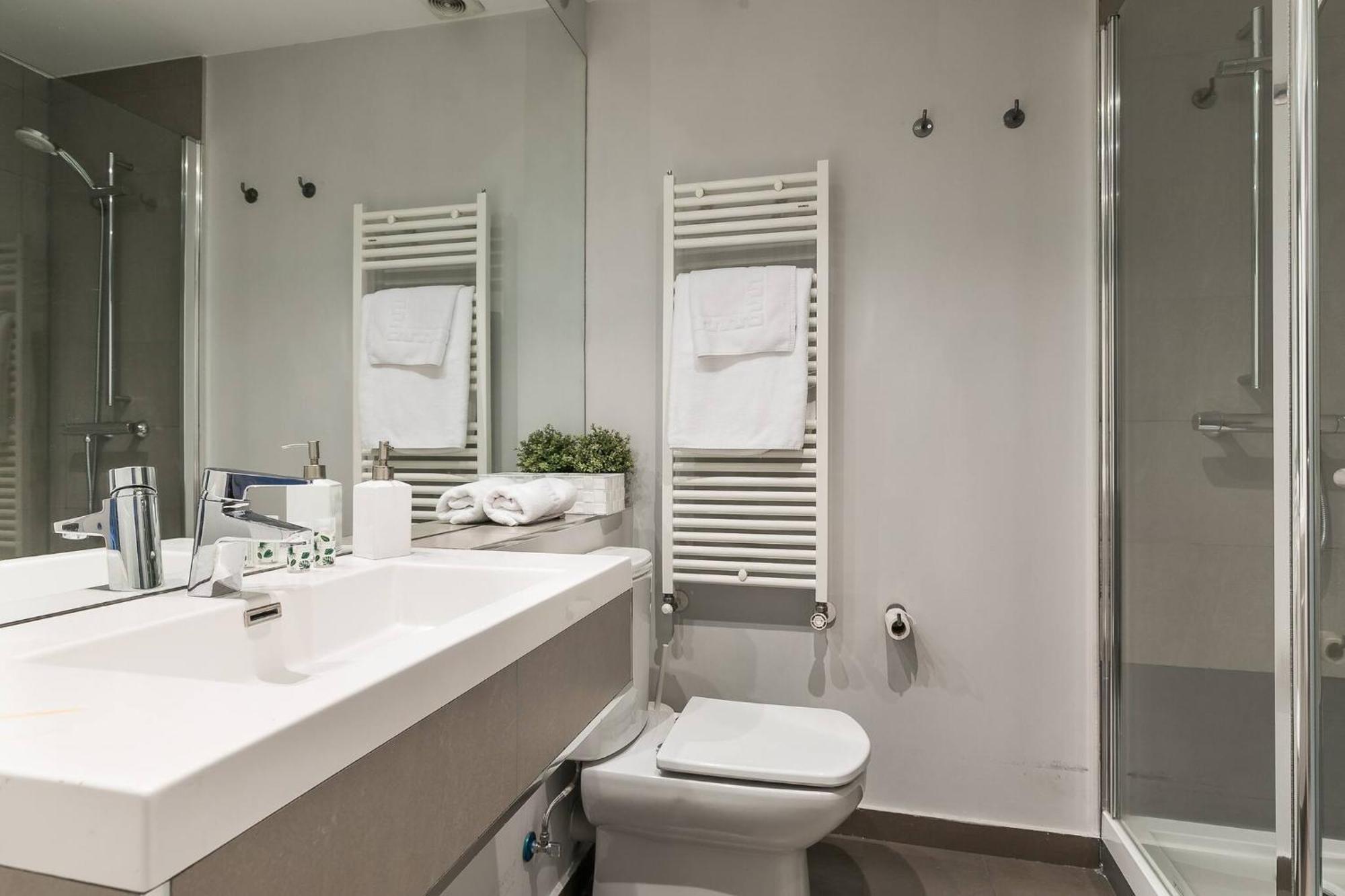 Castellana Suites Madryt Zewnętrze zdjęcie